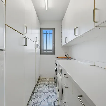 Carignan - Piscine & Jacuzzi - *