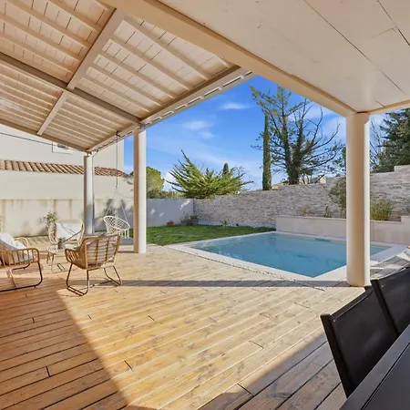Carignan - Piscine & Jacuzzi -